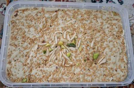 حلوا ارده شکری سنتی با خلال پسته و بادام سلامت آرا  -  700 گرم