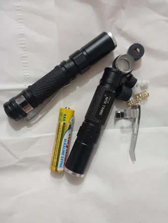 چراغ قوه دستی اسمال سان مدل ZY-819 medical