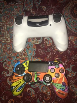 محافظ دسته بازی پلی استیشن 4 مدل rainbow به همراه روکش آنالوگ