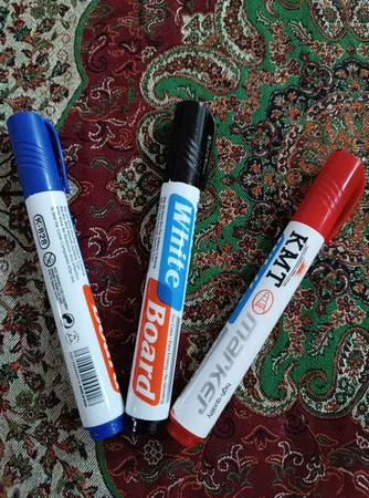 ماژیک وایت برد مدل سه رنگ بسته 3 عددی
