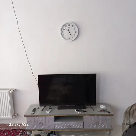 ساعت دیواری عقربه ای سیتیزن طرح دایره مدل اعداد لاتین