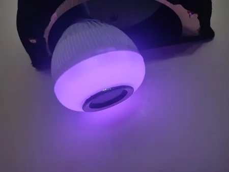 لامپ هوشمند و اسپیکر بلوتوثی 7 وات مدل ZSA-DL-SP پایه E27