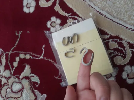 گیره اویز کت دستگیره سقف خودرو وارون مدل K-15 مناسب برای پراید بسته 4 عددی