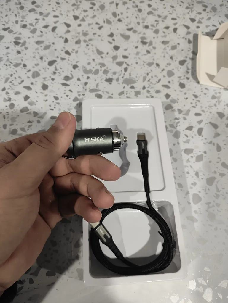 شارژر فندکی هیسکا مدل HCC-306 به همراه کابل تبدیل  USB-C