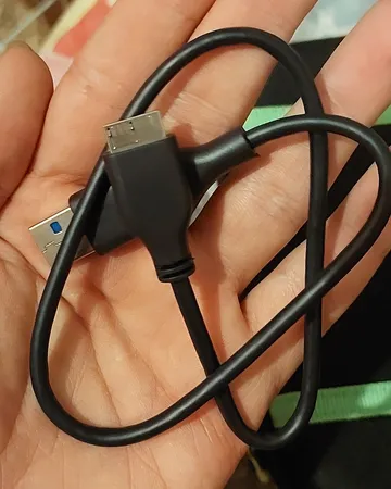 هارد اکسترنال وسترن دیجیتال مدل My Passport ظرفیت پنج ترابایت دارای رابط USB Type-A 3.2