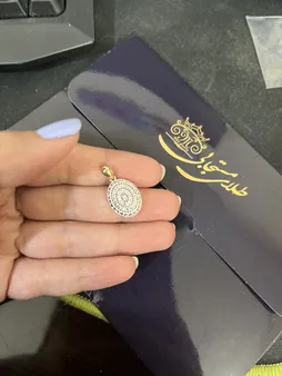 آویز گردنبند طلا 18 عیار زنانه طلای مستجابی مدل آوا بیضی تراش کد 64