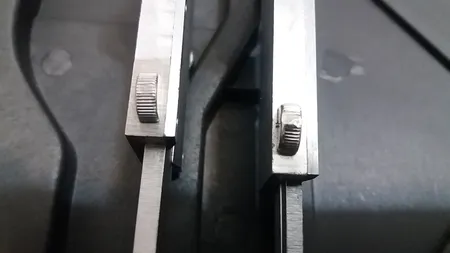 کولیس مدل R150 گستره 0-150 میلی متر