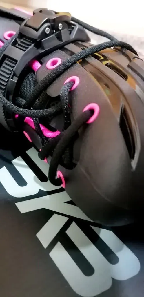 اسکیت کفشی فلاینگ ایکل مدل bkb b6 hero سایز 39-40