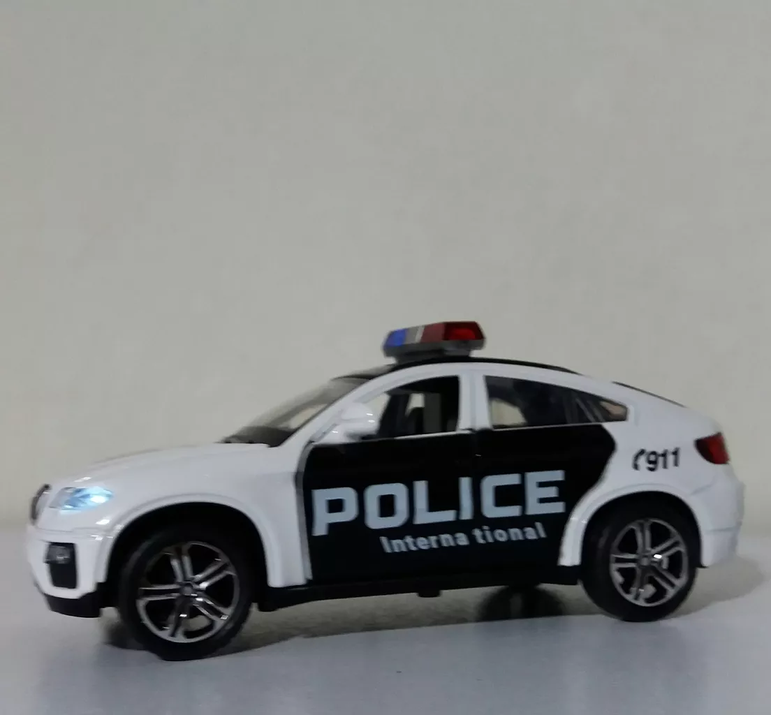 ماشین بازی پلیس مدل pcbmw3015