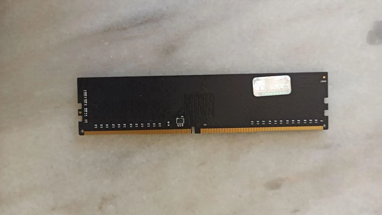 رم دسکتاپ DDR4 تک کاناله 2400 مگاهرتز CL17 گیل مدل Pristine ظرفیت 8 گیگابایت