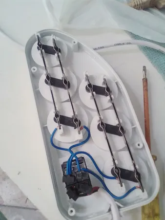 چند راهی برق کلاسیک مدل M6 بسته دو عددی