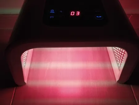 دستگاه ماسک ال ای دی تراپی امگا لایت مدل 7 Light