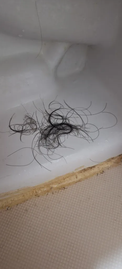 اسپری تقویت کننده مو باب ایور مدل رزماری و کافئین مناسب برای انواع مو حجم 100 میلی لیتر