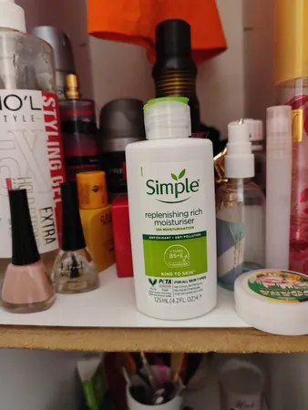 کرم آبرسان سیمپل مدل Rich حجم 125 میلی‌لیتر