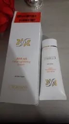 کرم لایه بردار سینره ده درصد AHA حجم 40 میلی لیتر