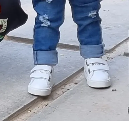 کفش راحتی بچگانه مدل دو چسبی