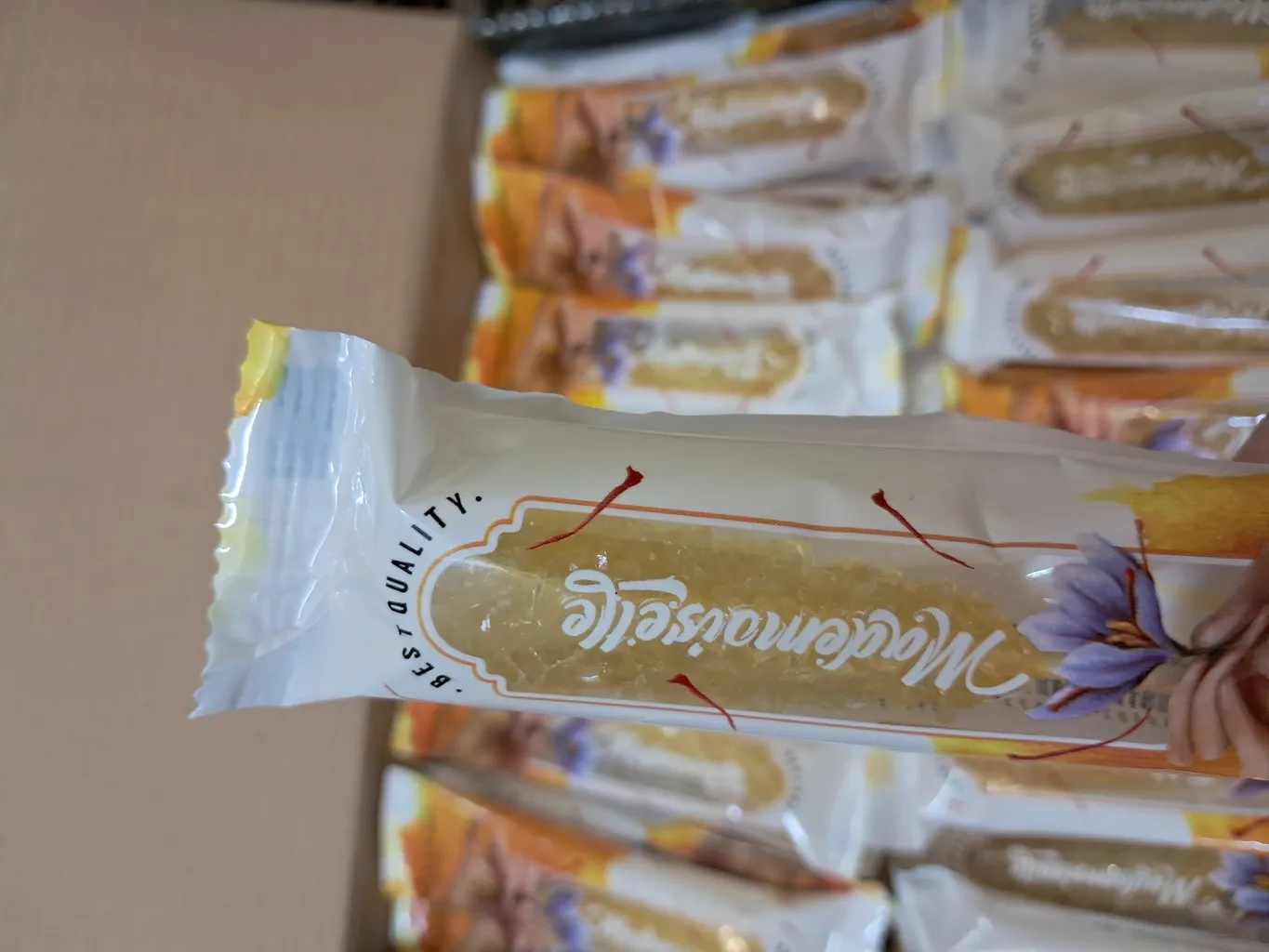 نبات چوبی زعفرانی تکنفره مادمازل بسته 100 عددی