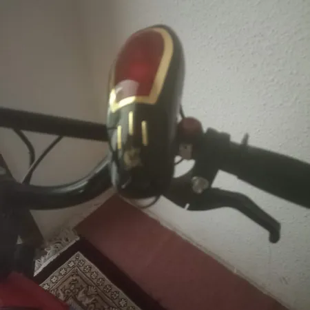 بوق دوچرخه کمپ مدل 7 صدا چراغ دار کد BI - 208