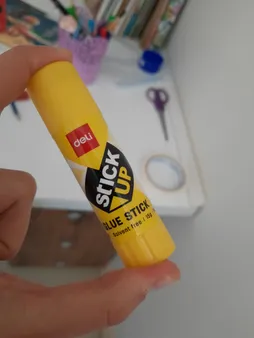 چسب ماتیکی دلی کد 7090 - وزن 15 گرم