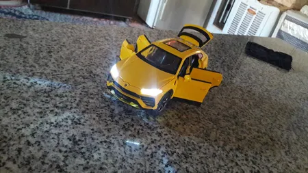 ماکت ماشین چه ژی مدل Lamborghini Urus