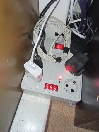 چندراهی برق و محافظ پارت الکتریک کد PE21604