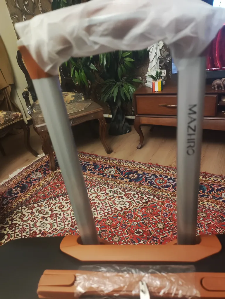 چمدان ماژرو مدل لوتوس سایز بزرگ ارتفاع 75 سانتی متر