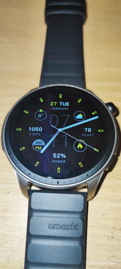 ساعت هوشمند امیزفیت مدل GTr 4