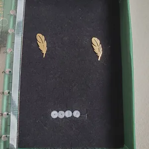 تجریه خرید گوشواره طلا 18 عیار زنانه فرشته مدل پر WEL-000128