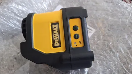 تراز لیزری دیوالت مدل 088K