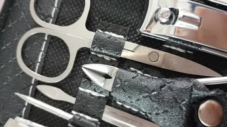 ست مانیکور و پدیکور  مدل 19pro بسته 19 عددی