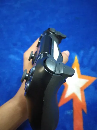 دسته بازی بی سیم مدل Dualshock 4 White مناسب برای PS4