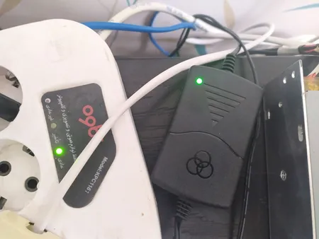 آداپتور 12 ولت 2 آمپر مدل SL-142 مناسب برای دوربین مداربسته