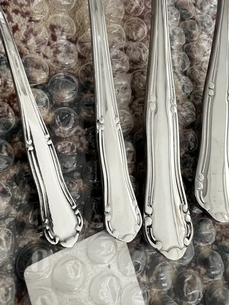 سرویس قاشق و چنگال 12 پارچه صنایع استیل ایران مدل والنتينا کد 111