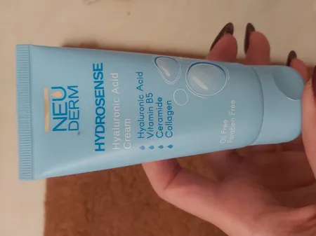 کرم ضد چروک نئودرم مدل Hyaluronic حجم 50 میلی لیتر