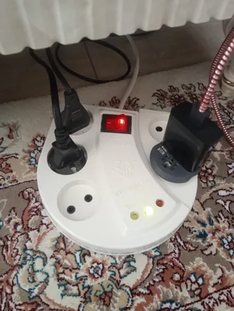 محافظ ولتاژ برق تک نور مدل TN-5P-3M