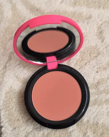 رژ گونه کالیستا مدل Color and Art شماره B05