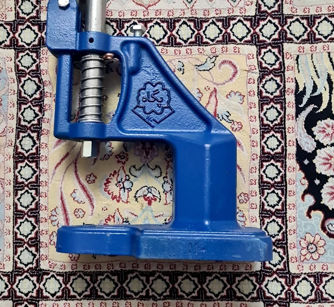 دستگاه پرس دکمه پگاه مدل FBoland