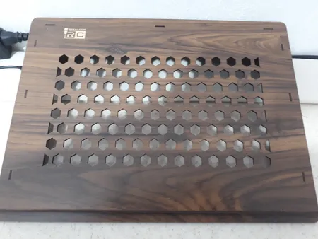 پایه نگهدارنده لپ تاپ آرسی مدل لانه زنبوری