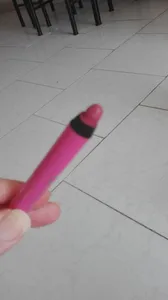 تجریه خرید رژ لب مدادی دونادیا شماره 08