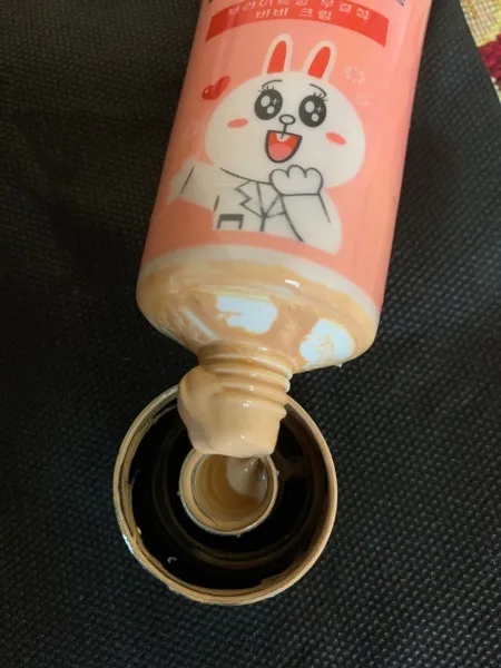 کرم پودر bb ایکس کیو ام مدل خرگوش مناسب انواع پوست وزن 65 گرم