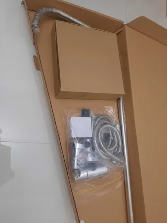 علم دوش حمام پاپیروس مدل یونیورست LUX