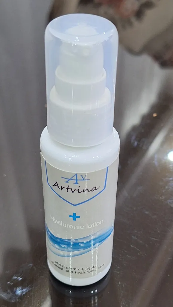 کرم آبرسان صورت آرت وینا مدل HA+ مناسب انواع پوست حجم 50 میلی لیتر