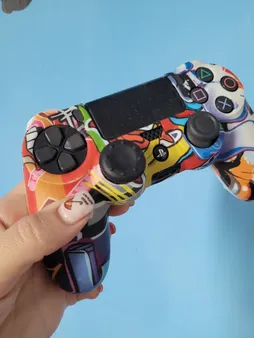 محافظ دسته بازی پلی استیشن 4 مدل rainbow به همراه روکش آنالوگ