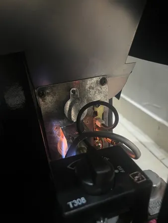 بخاری گازی بهکاران مدل شومینه گارد دار طرح پرنس کد T-28000