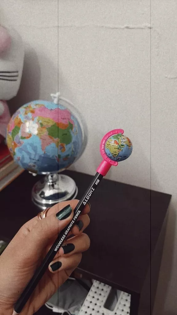 مداد طرح کره زمین مدل فانتزی به همراه سر مدادی