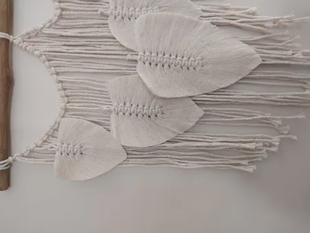 آویز بافتنی مدل برگ مکرومه طرح بهار