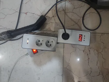 محافظ ولتاژ پارت الکتریک مدل PE-2834