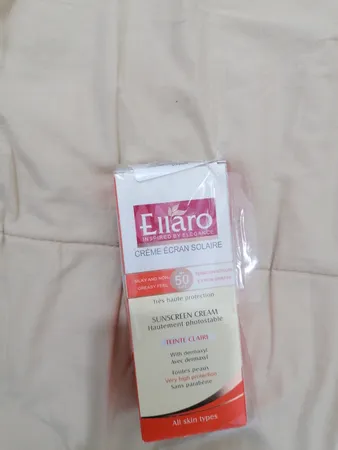 کرم ضد آفتاب الارو مدل Teinte Claire تحت لیسانس حجم 50 میلی لیتر