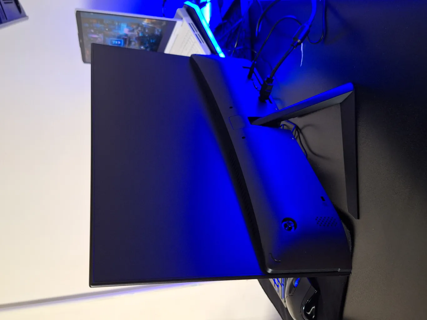 مانیتور نکسار مدل NDM-22VN سایز 22 اینچ