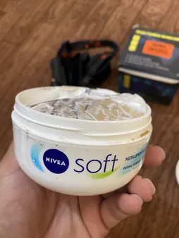 کرم مرطوب کننده نیوآ مدل Soft حجم 300 میلی لیتر